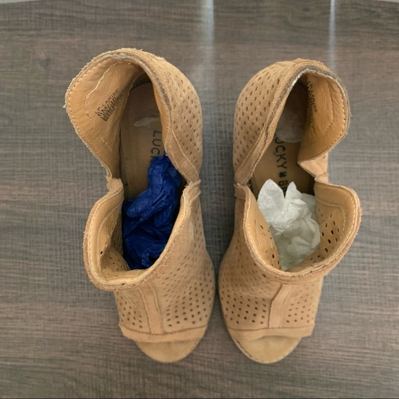 Lucky Brand Larise tan stacked heel bootie size 6 - Picture 8 of 12